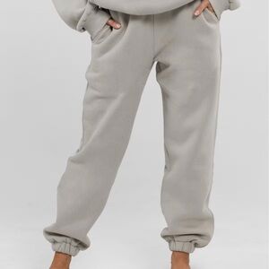 Comfrt travel essentials joggers in stone color size XS